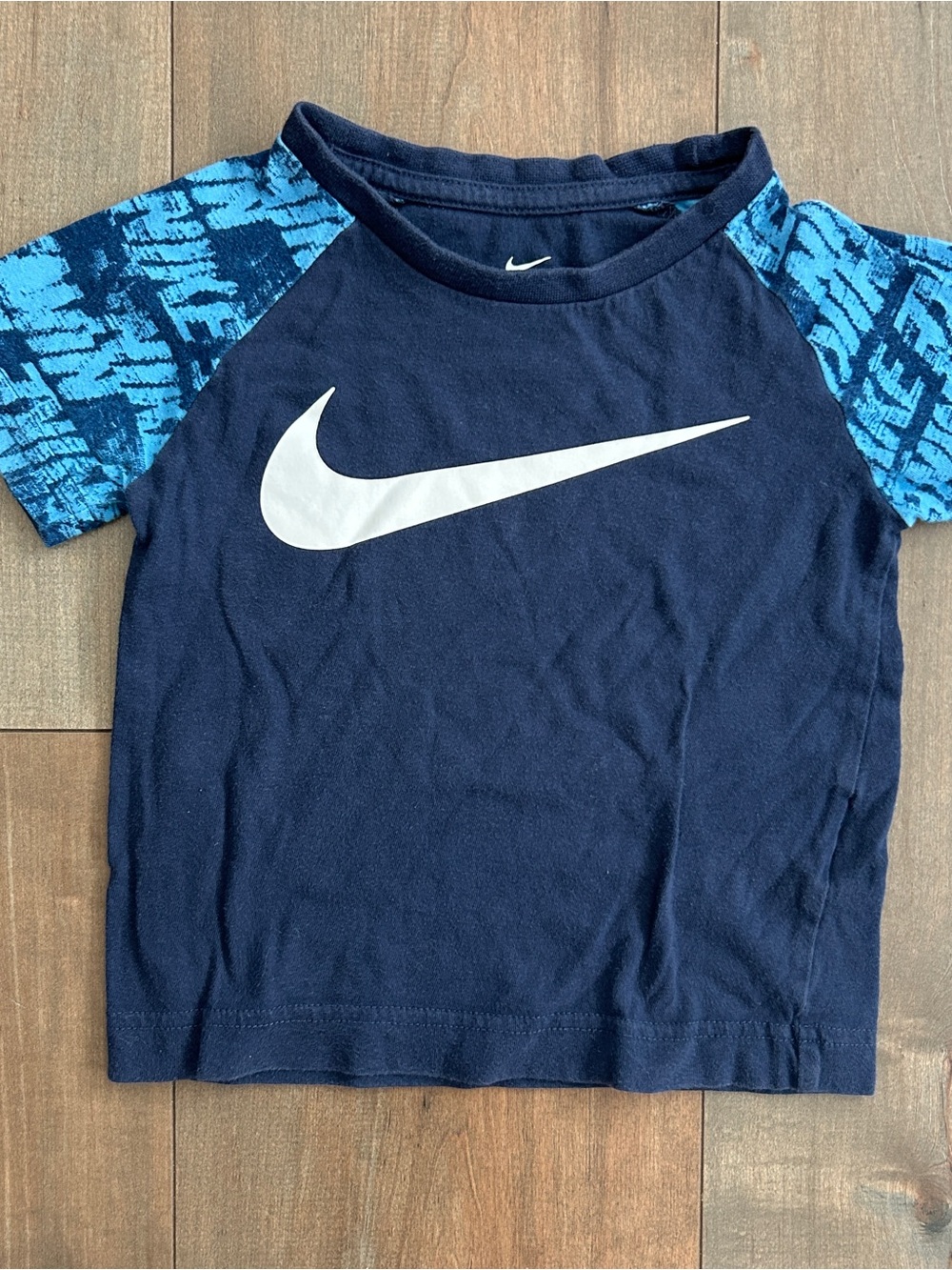 Nike Raglan Tee